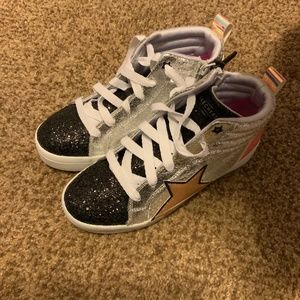 Girls Skechers sneakers